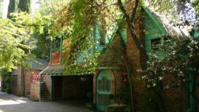 Foto del edificio - 2641 N Maroa Ave