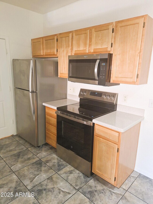 Foto del edificio - 5401 E Van Buren St