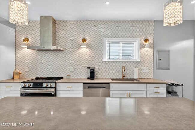 Foto del edificio - 1537 W Market St