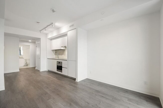 Photo du bâtiment - 4015 The Exchange