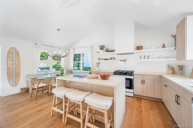 Building Photo - 9 Pine Tree Rd