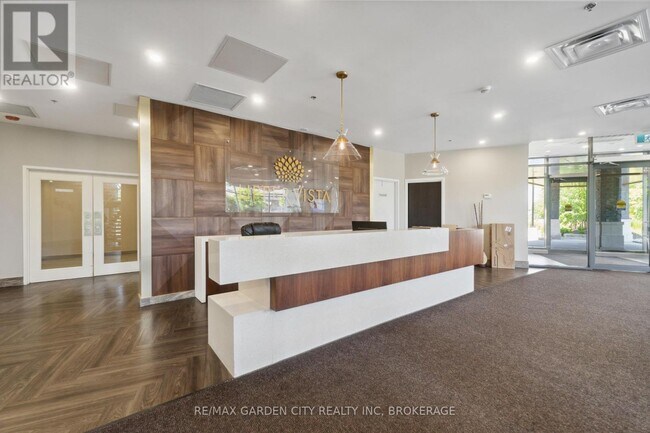 Photo du bâtiment - 7711-7711 Green Vista Gate