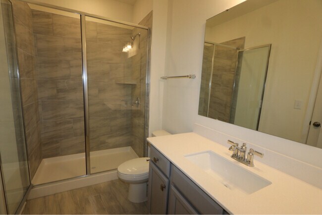 Foto del edificio - 1924 Carrollton Dr