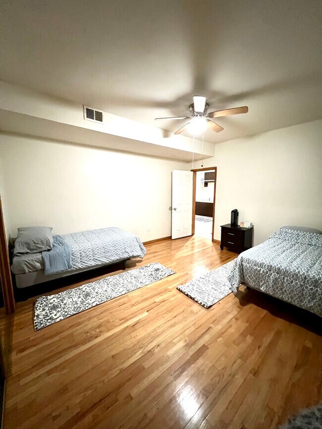 Foto del edificio - 5336 S Calumet Ave