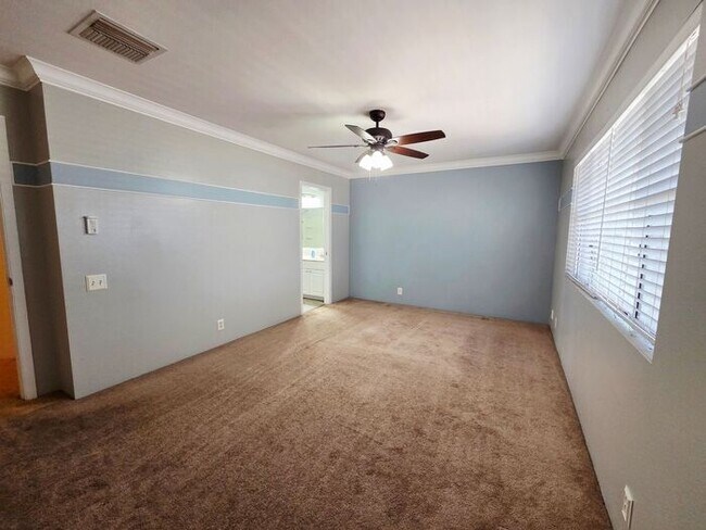 Foto del edificio - Las Brisas: A 3 bedroom 2.5 bath 2 car garage single family home