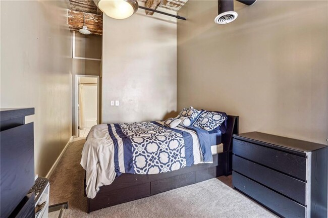 Foto del edificio - 326 Nelson St SW