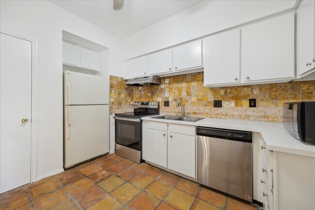 Foto del edificio - 2100 Tanglewilde St