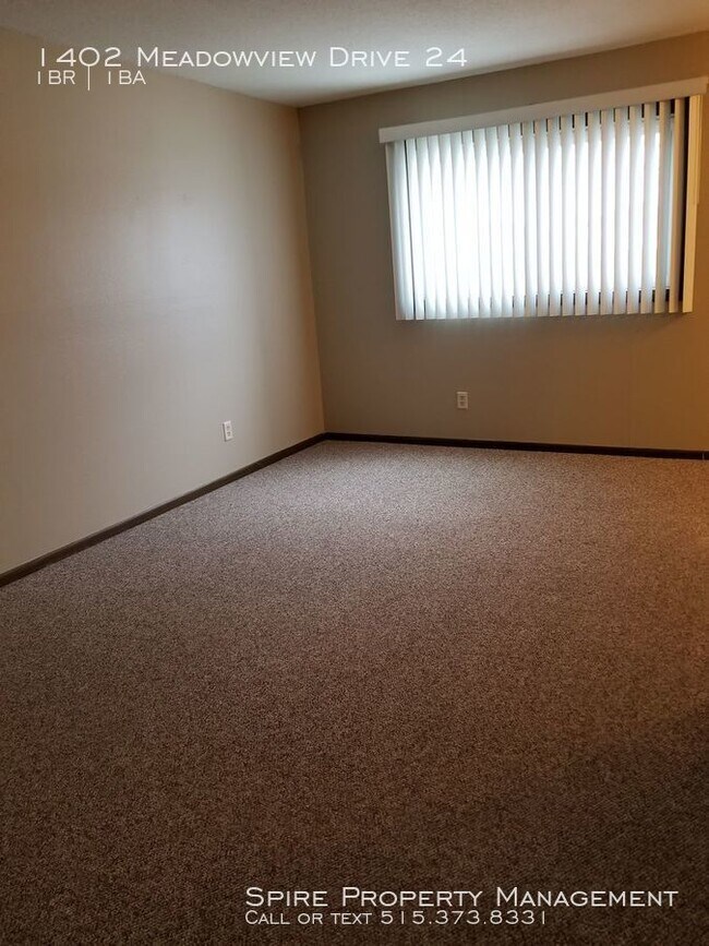 Building Photo - Large one bedroom with garage included!!