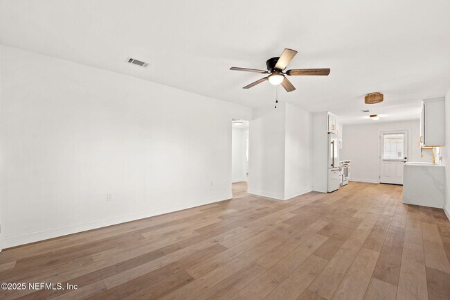 Foto del edificio - 1002 1st Ave S
