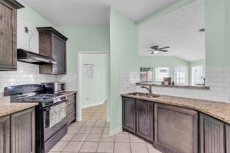 Building Photo - 11838 Plumbrook Dr