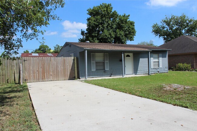 Foto del edificio - 7739 Greendowns St