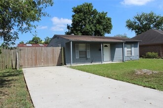 Building Photo - 7739 Greendowns St