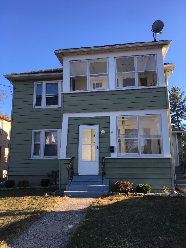 Primary Photo - 35 Gillette St
