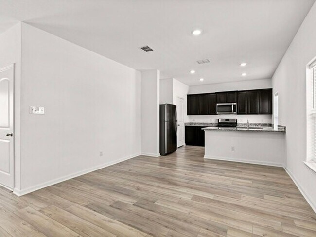 Foto del edificio - 10826 Emerick St