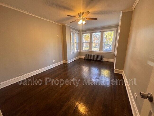 Foto del edificio - 5903 W Huron St