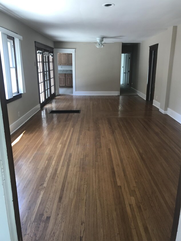Foto del edificio - 385 Coronado Ave