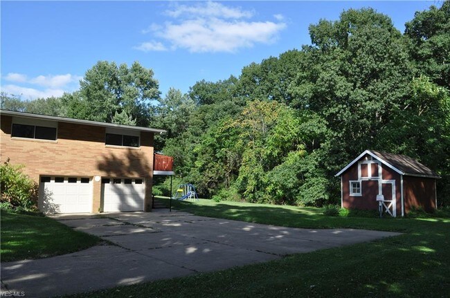 Building Photo - 1212 Pleasantview Ave SE