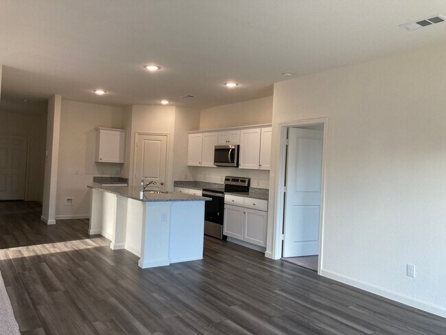 Building Photo - 4 Bedroom 2 Bath 1 Story-House For Lease in Glenn Heights