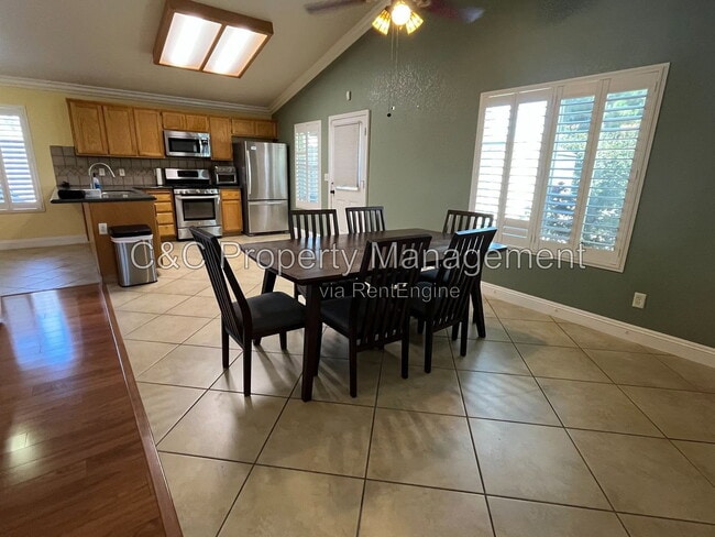 Building Photo - 716 San Joaquin Ct