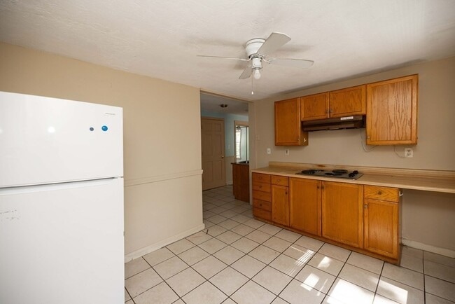 Building Photo - 17 Montague St