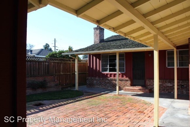 Building Photo - 3 br, 2 bath House - 1424 Walnut St