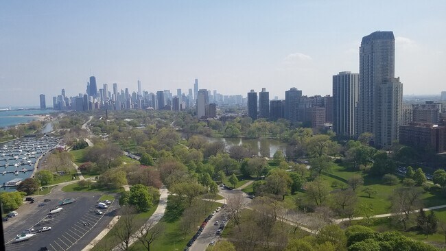 Foto del edificio - 2800 N Lake Shore Dr