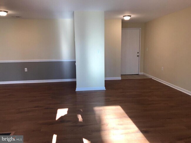 Foto del edificio - 18120 Chalet Dr