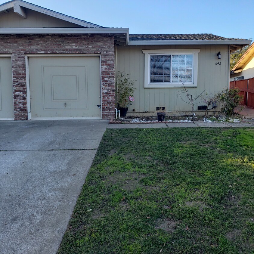 Primary Photo - 642 Vasona Ave