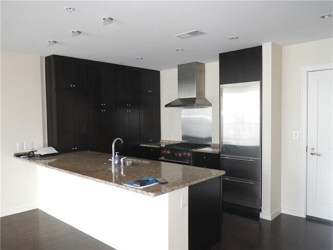 Foto del edificio - 3325 Piedmont Rd NE