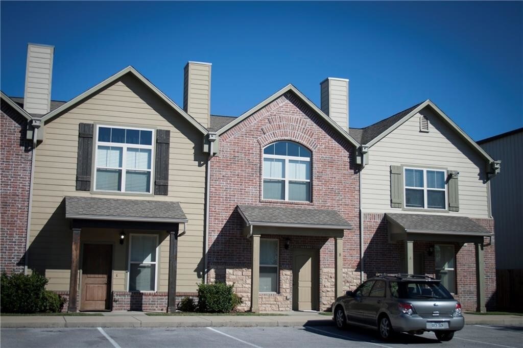 4150 Rochester Cir, Springdale, AR 72764 Townhome Rentals in