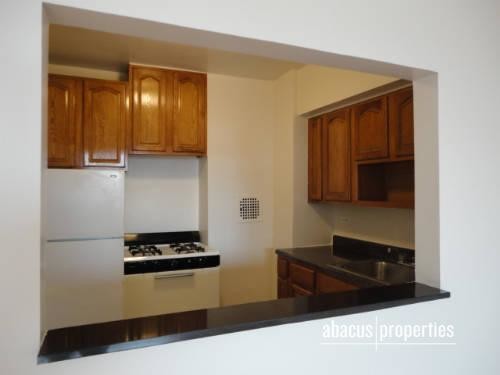 Foto del edificio - 227 E 7th St