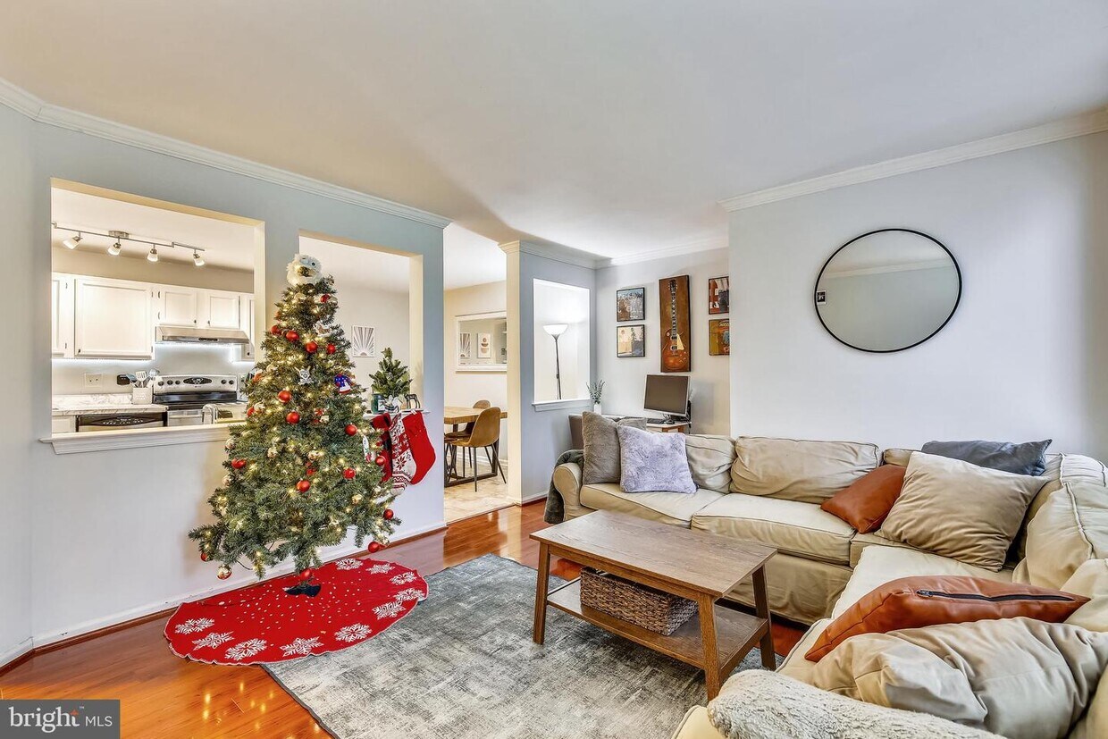 Foto principal - 10701 Kings Riding Way