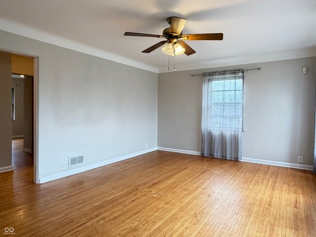 Foto del edificio - 5430 E 11th St