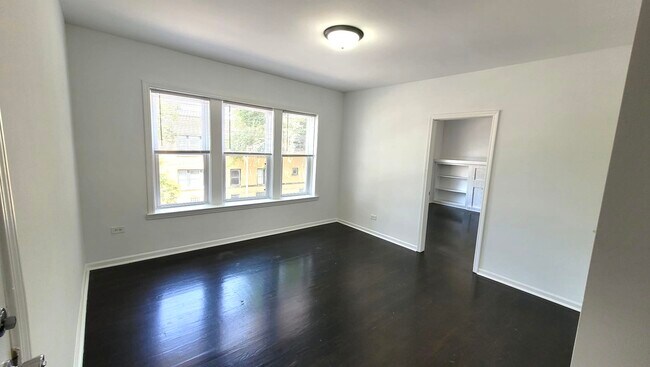 Foto del edificio - 4707 W Dickens Ave