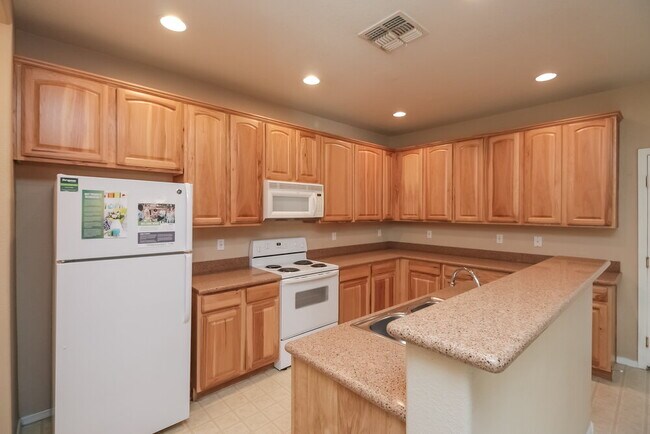 Foto del edificio - 5829 E Harmony Ave
