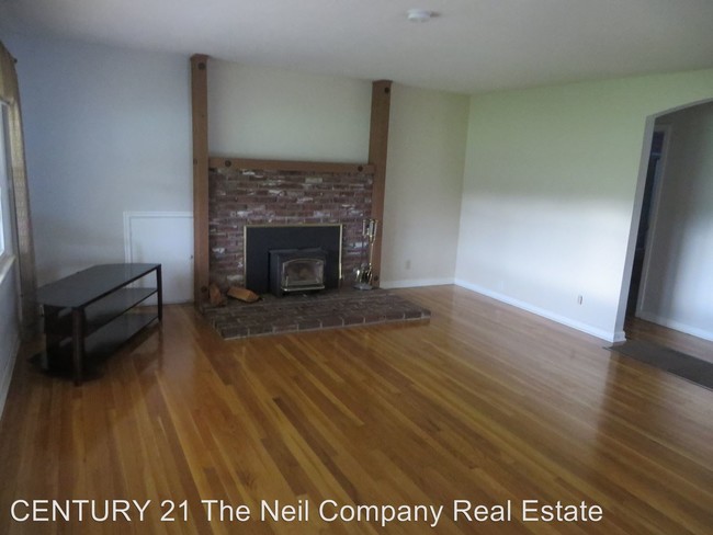 Building Photo - 123 Shady Oaks Ln