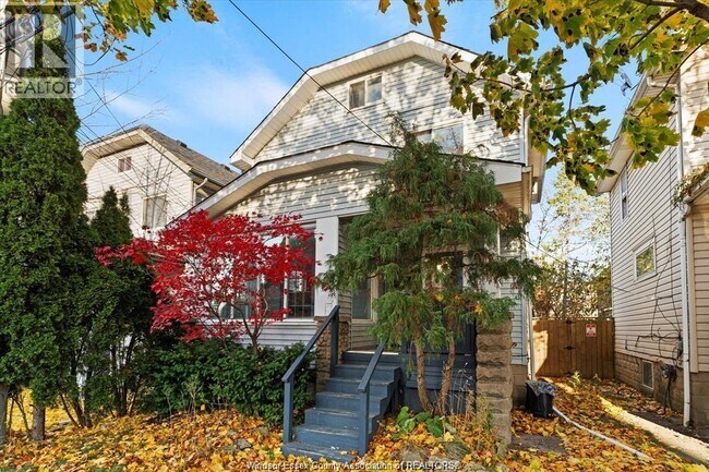 Building Photo - 1374 Pelissier St