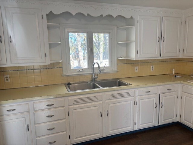 Foto del edificio - 73 Ellsworth Rd