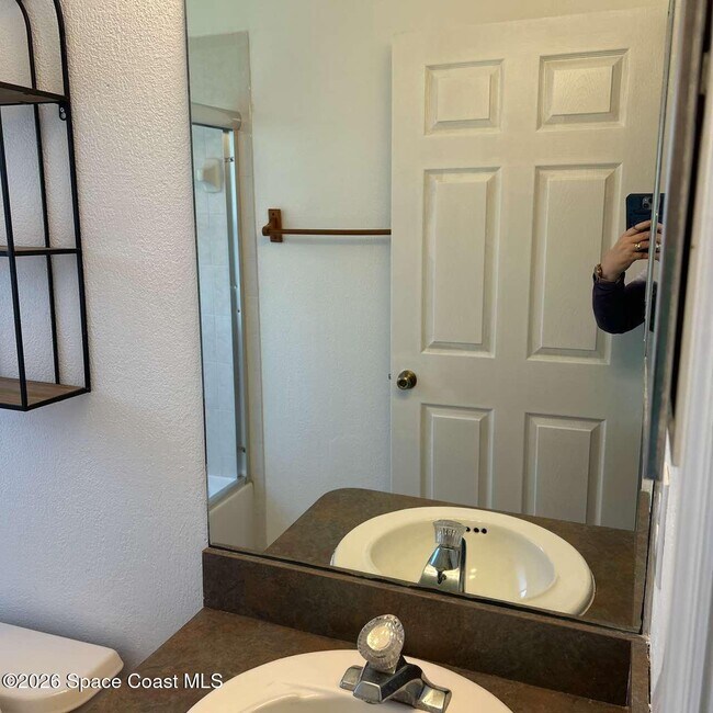 Foto del edificio - 1281 Rock Springs Dr