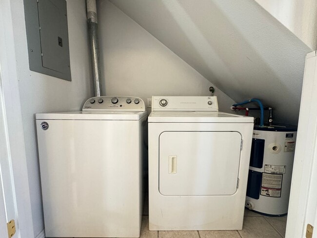 Building Photo - 24430 Sounder Ln