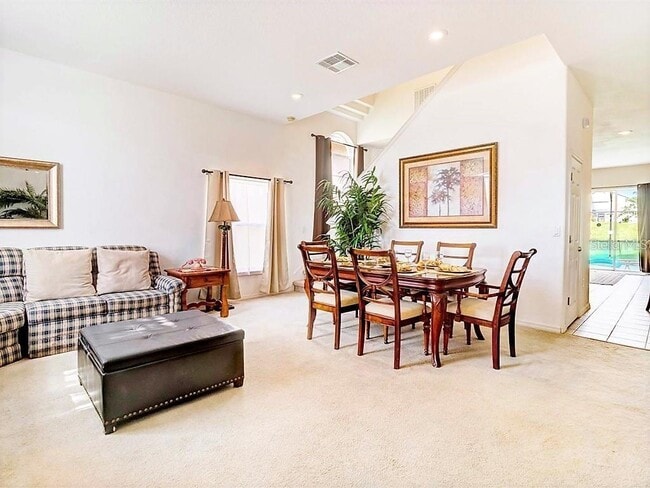 Building Photo - 153 Vizcay Way