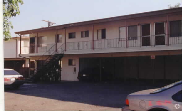 Primary Photo - 3330 Cedar Ave