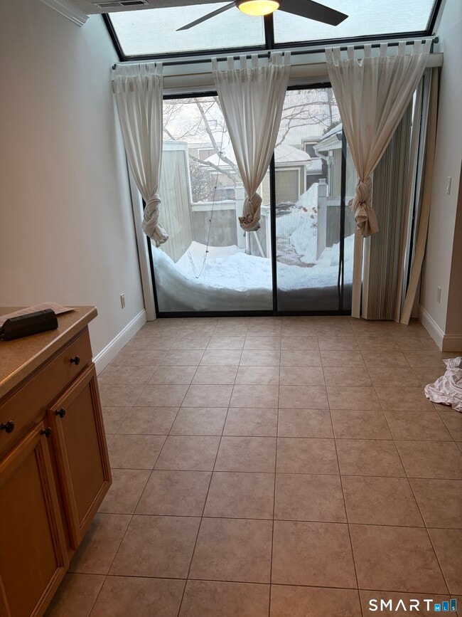 Building Photo - 49 Country Walk