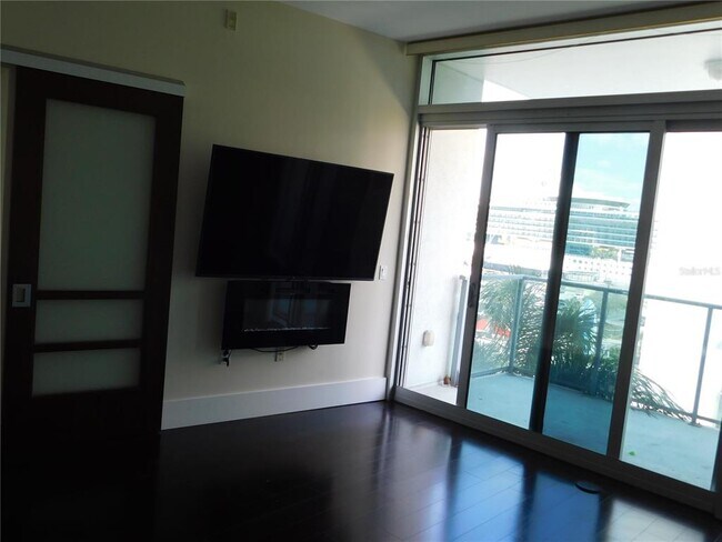 Foto del edificio - 111 N 12th St