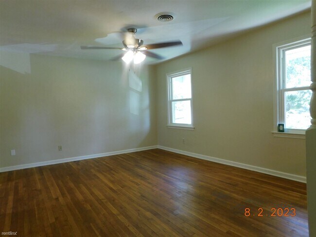 Foto del edificio - 5 br, 2.5 bath House - 3873 Liberty Ridge Rd