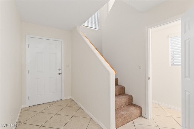 Building Photo - 7268 Vinca Rd