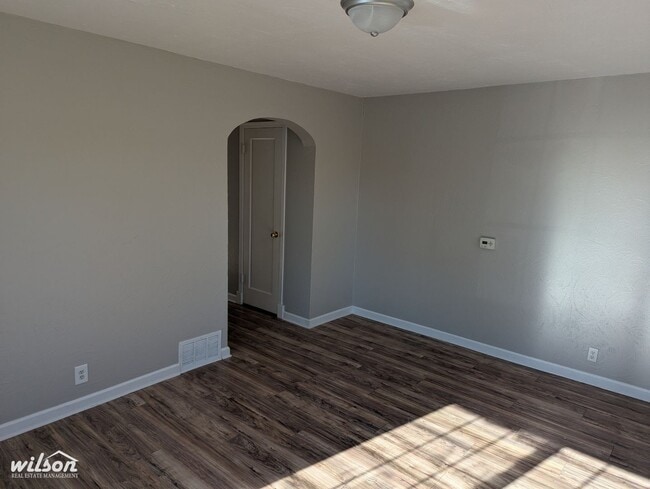 Building Photo - 2132 Porter St