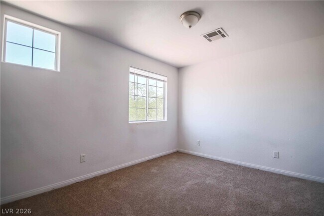 Foto del edificio - 4420 Pacific Crest Ave