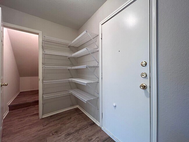 Building Photo - 1104 Doras Dr 78660 | 3 bed 2.5 bath 2 car...