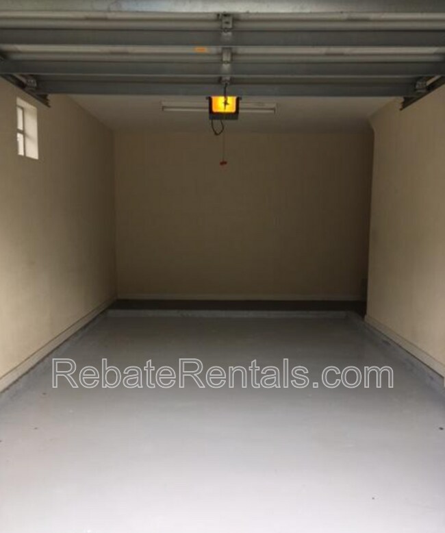 Foto del edificio - 10075 Gate Pkwy N